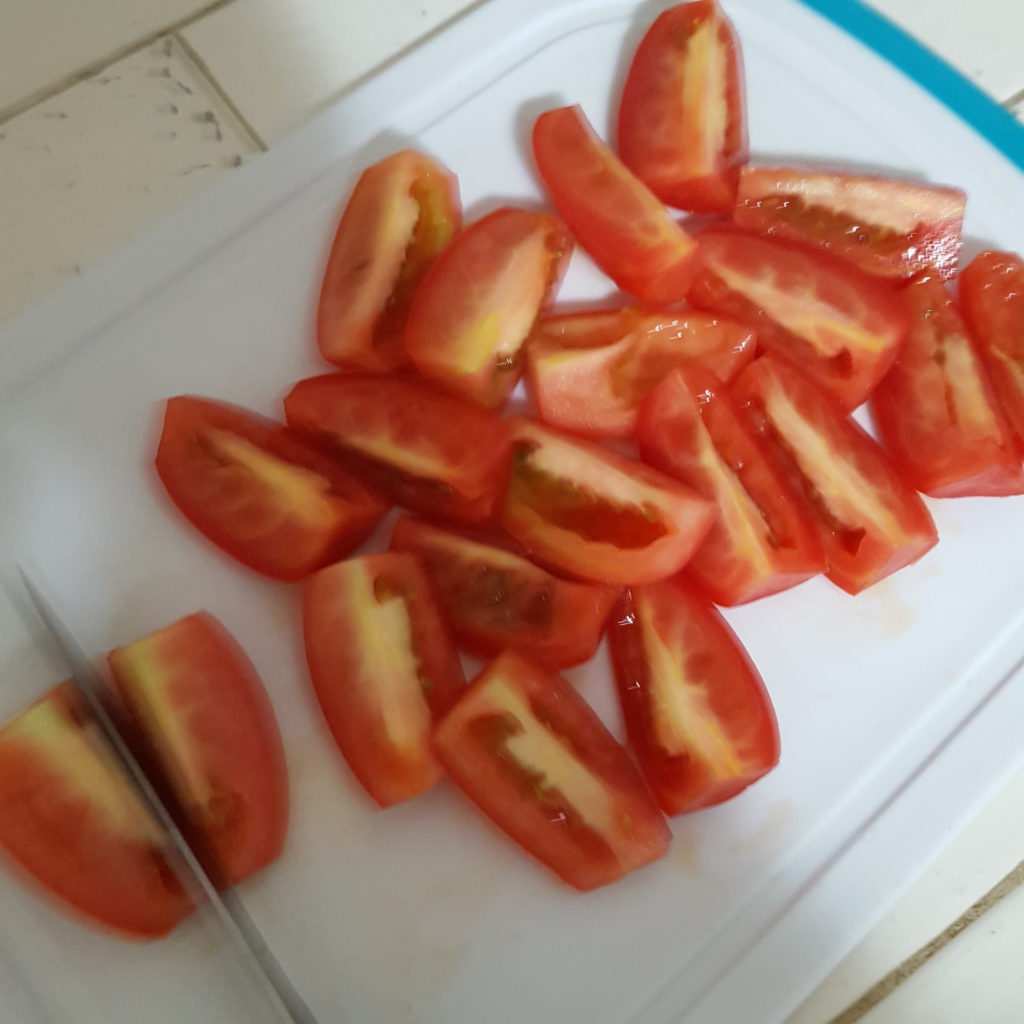 tomato cut style