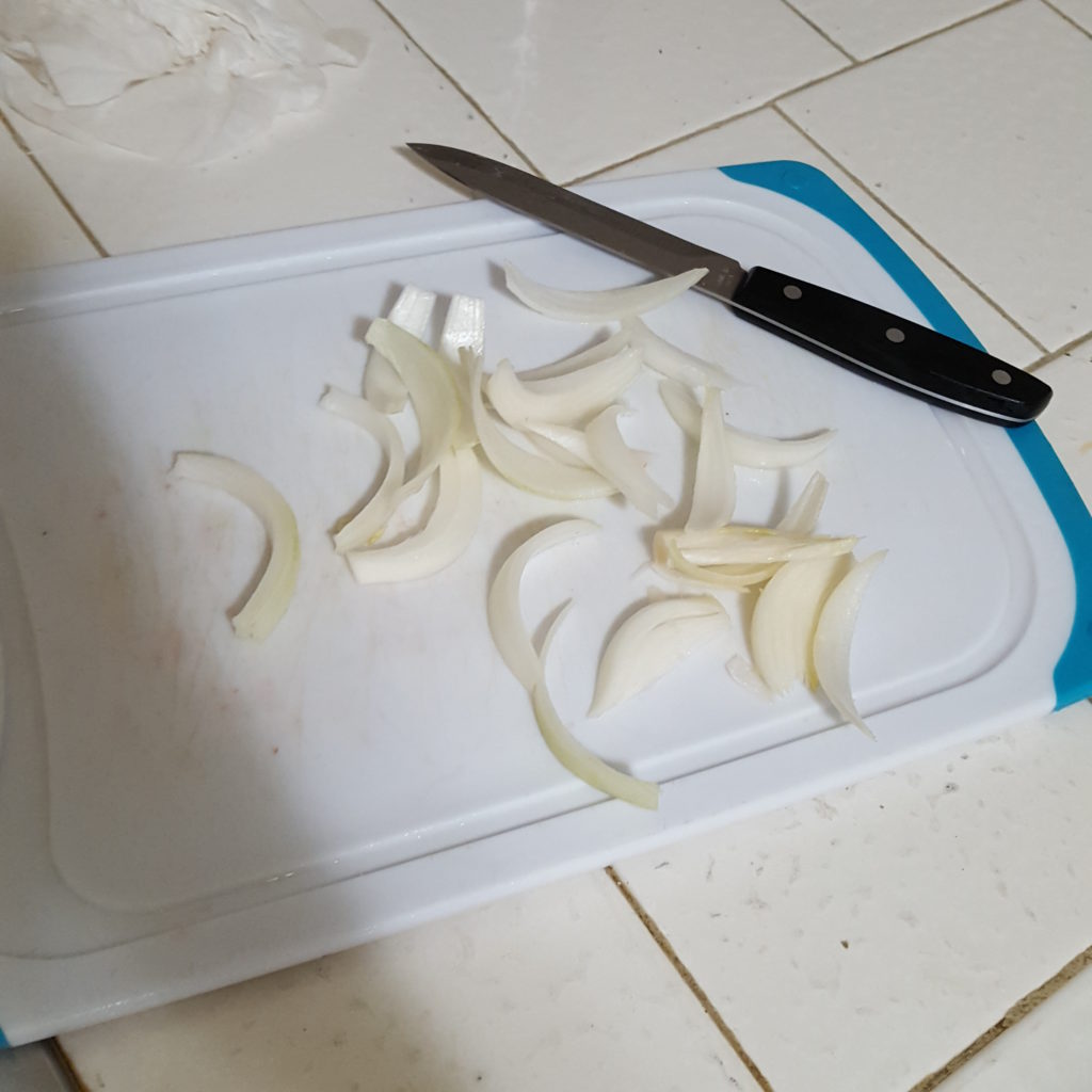 white onion cut style